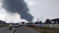 Asap Kebakaran Pabrik Plastik di Langit Bandara Soetta Tak Ganggu Penerbangan