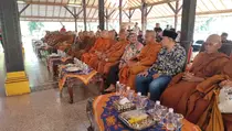Terpopuler, Biksu Jalan Kaki, Pemakaman Alinsia, hingga Desta Dinasihati Indro