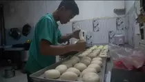 Harga Telur Melambung, Produsen Roti Rumahan di Tangerang Limbung