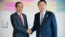 Jokowi dan Presiden Korea Bertemu Istana, Bahas Mobil Listrik hingga Impor Bahan Baku