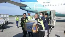 Jenazah Istri Gubernur Kaltim Isran Noor Tiba di Balikpapan