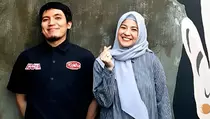 Tetap Kompak, Desta dan Natasha Rizky Unggah Foto Bersama di Instagram