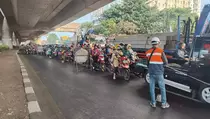 1 Lajur Underpass Ditutup, Jalan Sholeh Iskandar Bogor Macet Parah