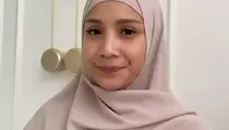 Jelang Berangkat Haji, Nagita Slavina Gunakan Hijab