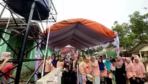 Mak Ganjar Bawa Bantuan Fasilitas Air Bersih dan Sumur Bor untuk Warga Tunjungteja