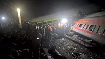 Kisah Kecelakaan Kereta di India: Tabrakan, Hindari Sapi, Dibom, dan Diserang Massa