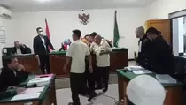 Sidang Kasus Tabrak Lari Mahasiswi Cianjur Diwarnai Kericuhan