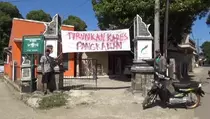 Tuding Kades Korupsi, Warga Kepung Kantor Desa Pangkalan