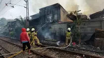 Kebakaran Pademangan, Belasan Rumah Semi Permanen Ludes Terbakar