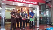 Jadi Tersangka Korupsi BTS, Muhammad Yusrizky Langsung Ditahan 20 Hari