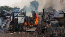 Rumah dan Lapak Pedagang di Buaran Jaktim Ludes Terbakar