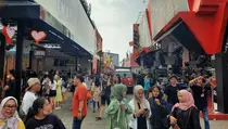 Jakarta Fair Kemayoran Ramai Pengunjung di Akhir Pekan