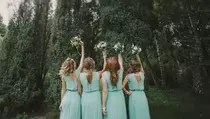 Tampil Memukau dengan Perhiasan Saat Menjadi Bridesmaid