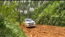 Miris, Jalan di Dharmasraya Sudah 4 Tahun Rusak Parah