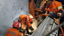Evakuasi Korban Kecelakaan Terjepit Truk di Jalan Trans Sulawesi Berlangsung Dramatis