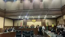 Curhat ke Hakim, Kuasa Hukum Lukas Enembe Klaim Kliennya Tidak Dilayani KPK