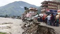 Banjir di India Tewaskan 66 Orang, Puluhan Turis Terisolasi di Himalaya