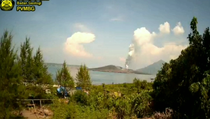 Tiga Kali Erupsi, Gunung Anak Krakatau Masih Berstatus Siaga
