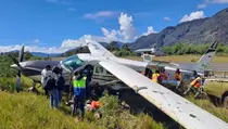 Ban Kiri Pecah, Pesawat Smart Air Crash Landing di Intan Jaya