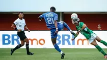 PSS vs PSIS Berakhir 2-2, Penalti Kim Kurniawan Gagal Berbuah Gol