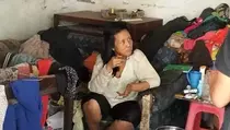 Begini Nasib Mantan Model Majalah Dewasa yang Hidup di Rumah Reyot