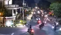 Video Tawuran Dua Kelompok Remaja di Tangerang Terekam CCTV