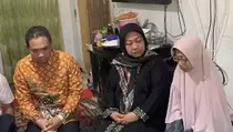 Bupati Lumajang Melayat ke Rumah Mahasiswa UI Korban Pembunuhan