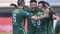 Hasil Persebaya vs Persib: Bajul Ijo Unggul 2-1 pada Babak 1