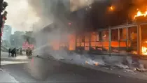 Halte Transjakarta Tendean Terbakar