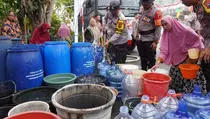 Polresta Banyumas Turunkan Water Cannon Bantu Suplai Air Bersih