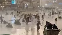 Cuaca Ekstrem di Arab Saudi, Badai dan Hujan Lebat Melanda Mekkah