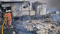 Kebakaran Hanguskan Permukiman Padat Penduduk di Tebet, 24 Unit Damkar Dikerahkan
