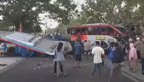 Warga Ungkap Penyebab Kecelakaan Maut Bus Eka vs Sugeng Rahayu di Ngawi