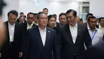 Uji Coba Kereta Cepat, Luhut: PM Tiongkok Li Qiang Sangat Senang