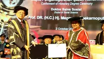 Terbang ke Kuala Lumpur, Megawati Terima Gelar HC ke-10 di Malaysia