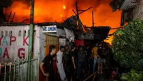 Kebakaran di Kawasan Terminal Kampung Rambutan, 6 Kios Ludes Terbakar