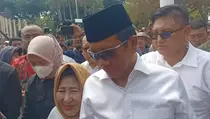 Mahfud MD Tiba di Tugu Proklamasi Didampingi Istri