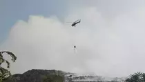 BPBD Kerahkan Helikopter Water Boombing di TPA Rawa Kucing