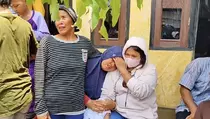 Isak Tangis Warnai Jalannya Rekonstruksi Adik Bunuh Kakak Kandung di Indramayu