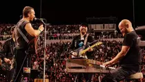 Pertama Kali Konser di Indonesia, Ini 4 Fakta Menarik Coldplay yang Viral