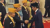 Dilantik Jokowi, Letjen (Purn) Mantiri Jadi Ketua LVRI dan Ito Sumardi Tempati Ketua Wantimpus