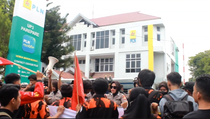 Geruduk Kantor PLN Parepare, Pemuda Pancasila Protes Pemadaman Bergilir dan Minta Kompensasi