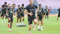 Prediksi Persib vs Persik: Andalkan Ze Valente, Macan Putih Bertekad Curi Poin di Bandung
