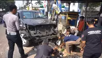 Fortuner Dihantam Truk Tanah di Cileungsi, Tidak Ada Korban Jiwa