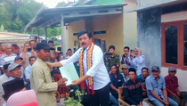 Ratusan Warga Lampung Selatan Korban Tsunami Terima Sertifikat Hunian Tetap