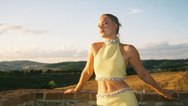 Lirik Lagu Memory Lane dari Zara Larsson dan Terjemahannya