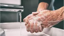 Tips Sehat Selama Musim Hujan, Yuk Sering Cuci Tangan Secara Rutin