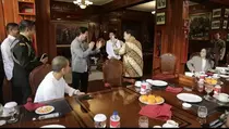 Prabowo dan Iko Uwais Tunjukkan Kuda-kuda Silat