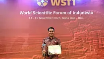 Rektor Untar Raih Penghargaan Academic Leader Award 2023
