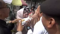 Rekonstruksi Pembunuhan Ayah dan Anak di Maros, Keluarga Korban Cubit Pipi Polisi